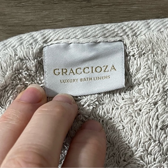 Graccioza Luxury Bath Linens Light Grey Square Wash Cloth Cotton Washcloth - Picture 4 of 5